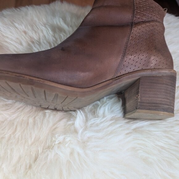 Roots ankle boots from Norway! - Picture 10 of 11